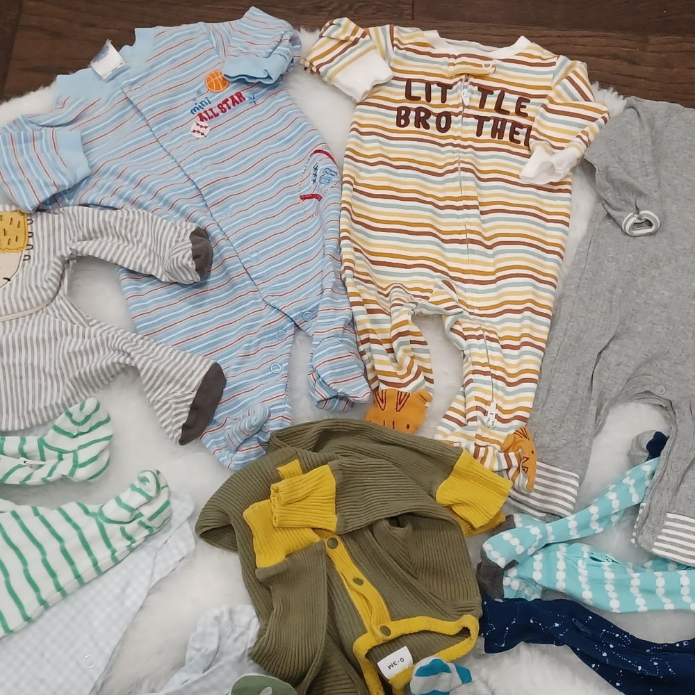 Bundle Of Baby Boys Sleepers 11 Total Sz 0-3 Months